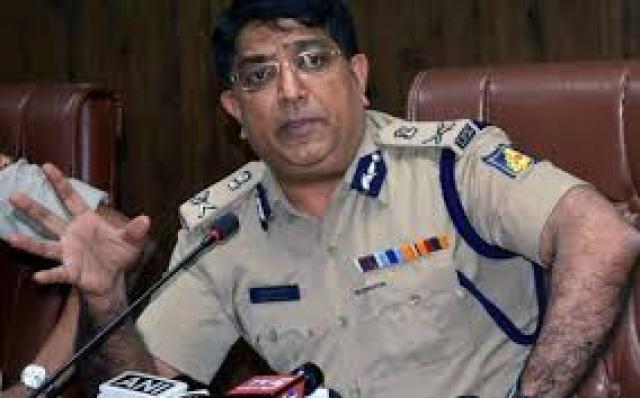  ಬೆಳ್ಳಂಬೆಳ್ಳಗೆ ವಾಹನ ತಪಾಸಣೆಗೆ ಸ್ವತಃ ರಸ್ತೆಗಿಳಿದ ಪೊಲೀಸ್ ಆಯುಕ್ತರು